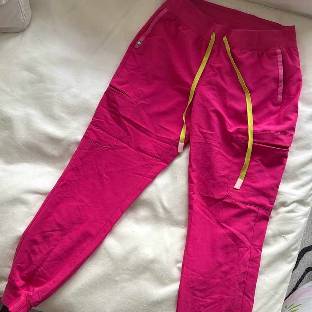 figs, hot, pink joggers